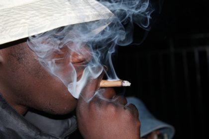 Frankreich: Wirtschaftsanalysten empfehlen Legalisierung von Cannabis